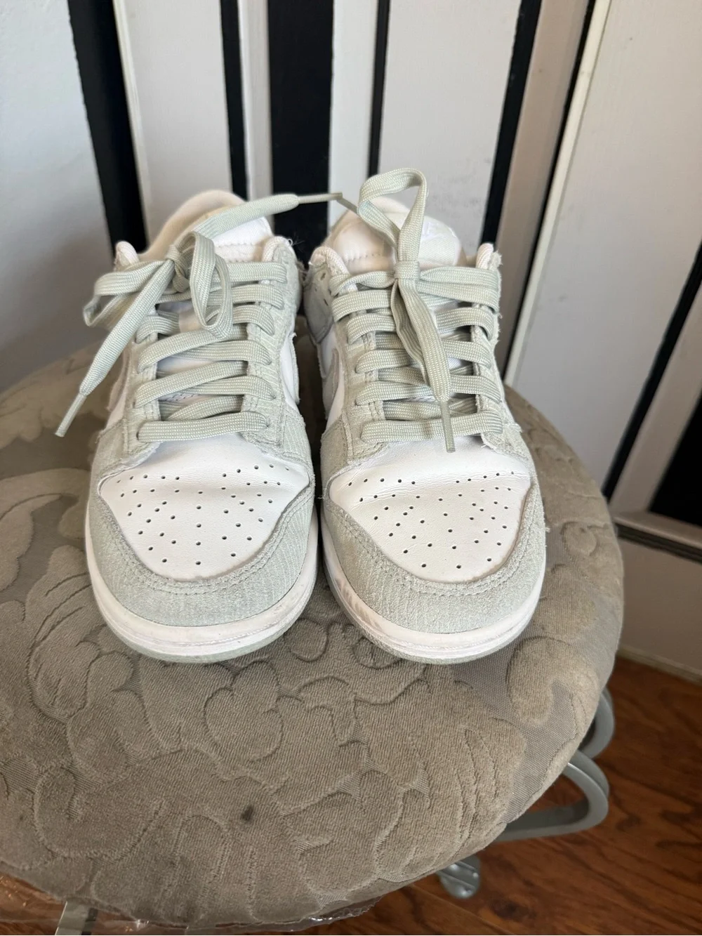 Nike Low-Top Sneakers in Sage Green & White